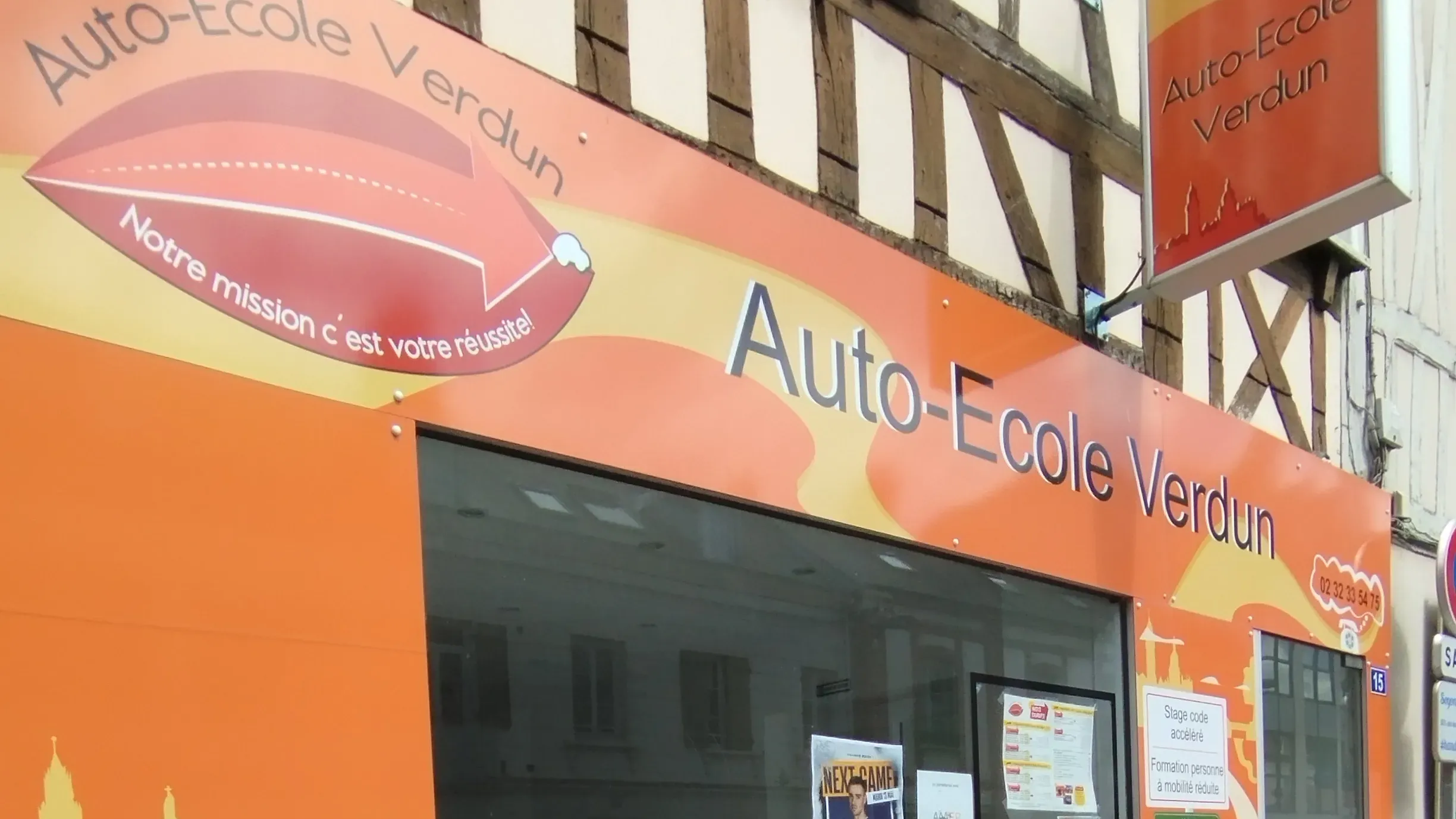 Devanture de l'auto-école Verdun située à Evreux